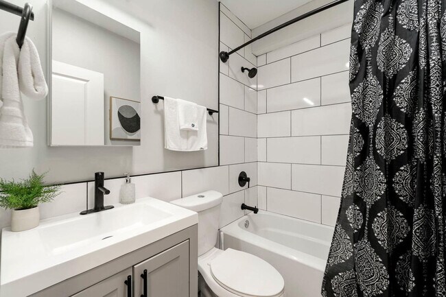 Building Photo - 2207 W 18th St