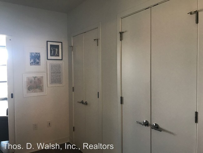 Building Photo - 807 V St NW