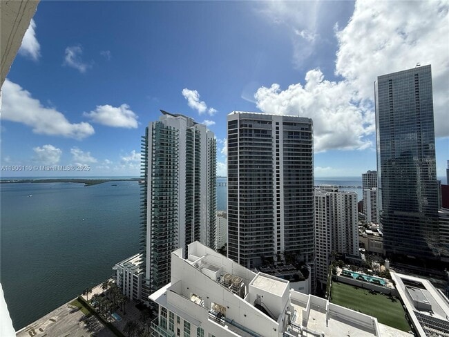 Primary Photo - 1200 Brickell Bay Dr
