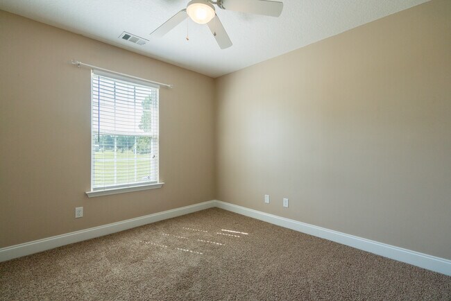 Building Photo - 633 Wilkinson Rd