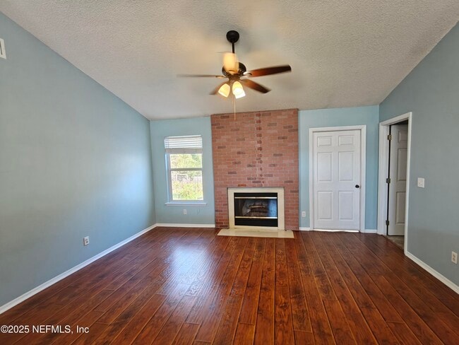 Building Photo - 8971 Rockpond Meadows Dr