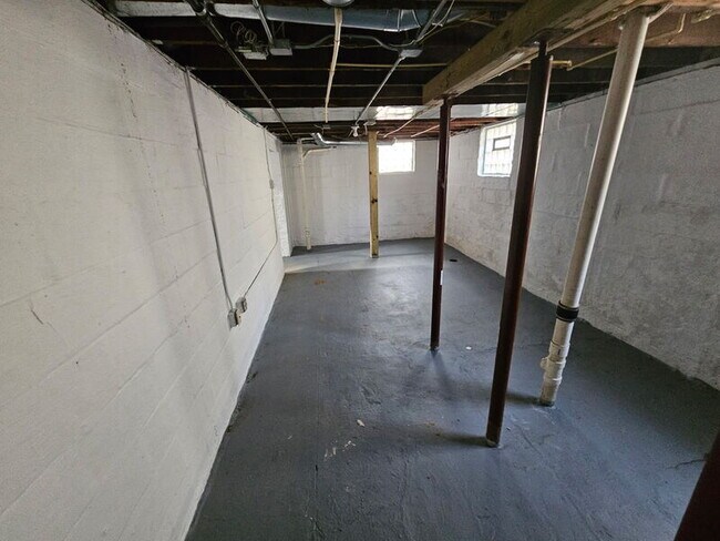 Building Photo - 876 E 149th St