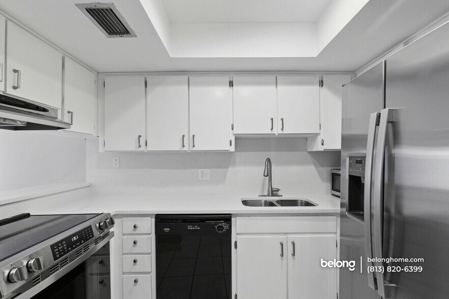 Building Photo - 4401 Ridgeline Cir