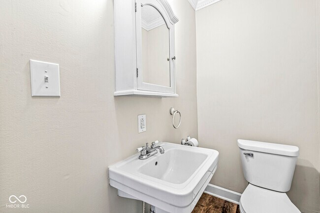 Building Photo - 4248 Carrollton Ave