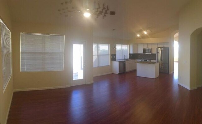 Building Photo - 3-bedroom remodeled in East Mesa