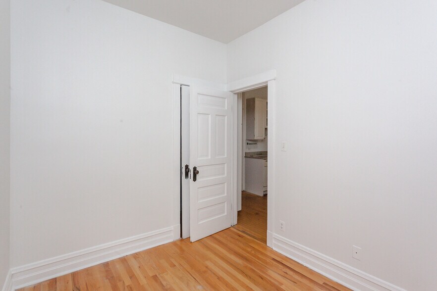 Building Photo - 3239 N Clifton Ave
