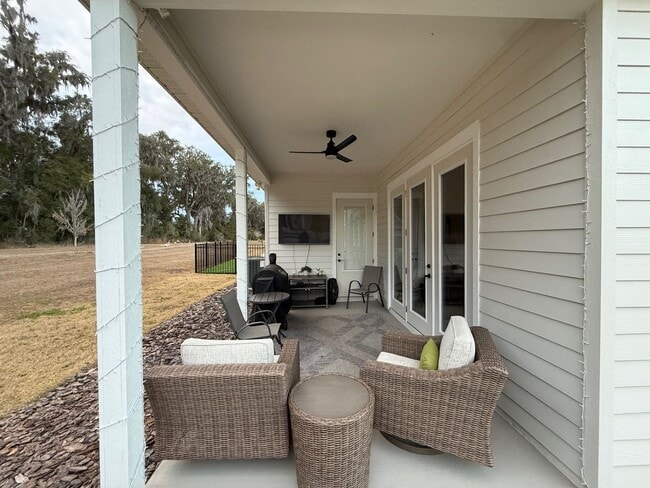 Building Photo - Beautiful Home located in Fairway Pointe