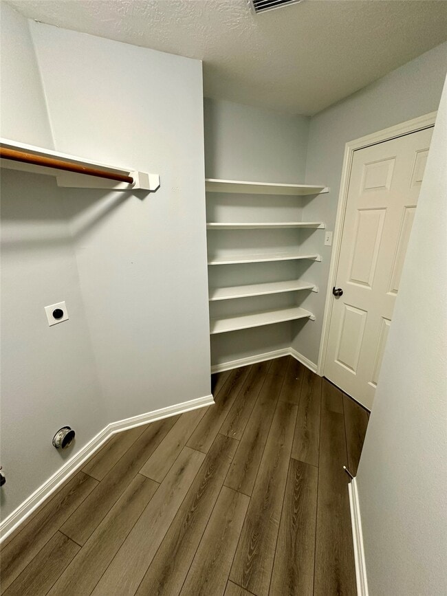 Building Photo - 8810 Barron Wood Cir E