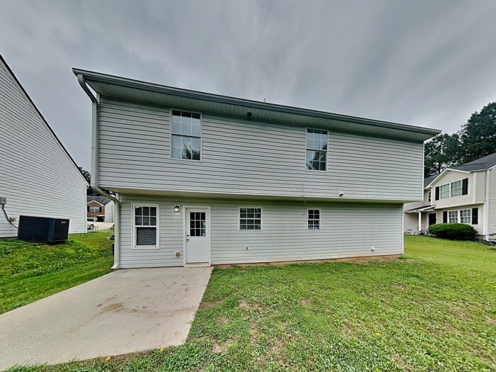 Building Photo - 2340 Brookgate Way