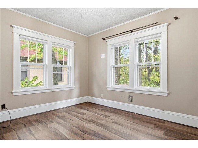 Building Photo - 3237 Lyndale Ave S