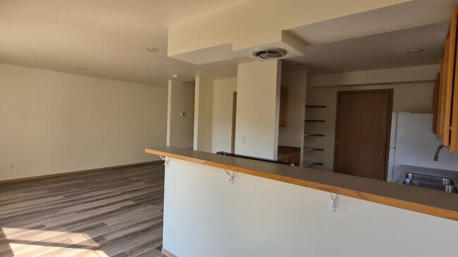 Building Photo - 3 Bed 1.5 Bath Duplex Unit - Barkley Village, Bellingham WA