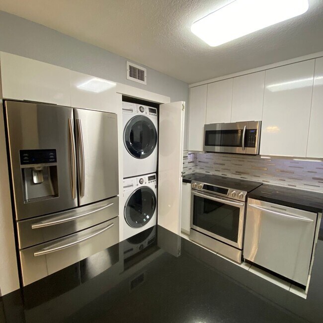 Building Photo - 17324 NW 74th Ave