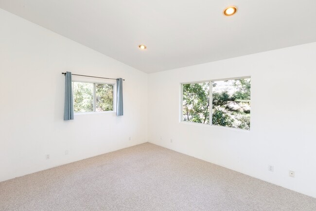 Building Photo - 2924 Arriba Way