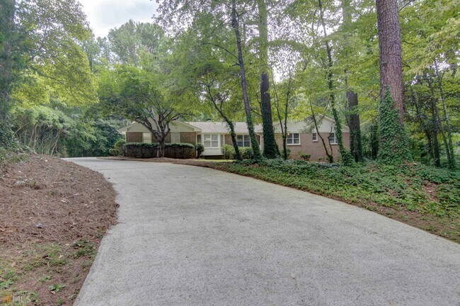 Building Photo - 130 Aspen Way
