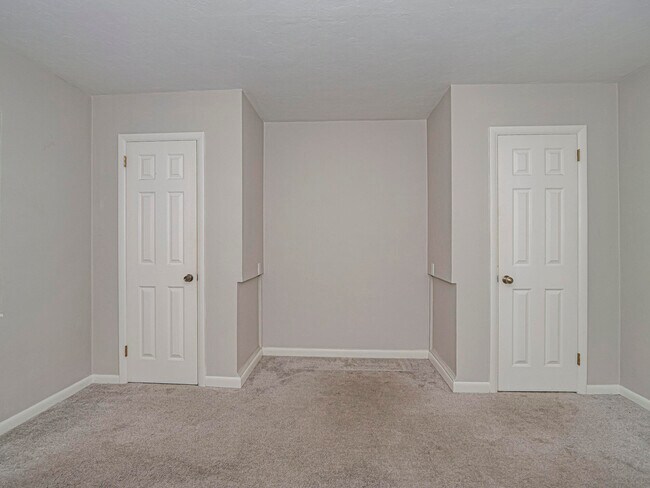 Building Photo - 677 Royal Palm Blvd