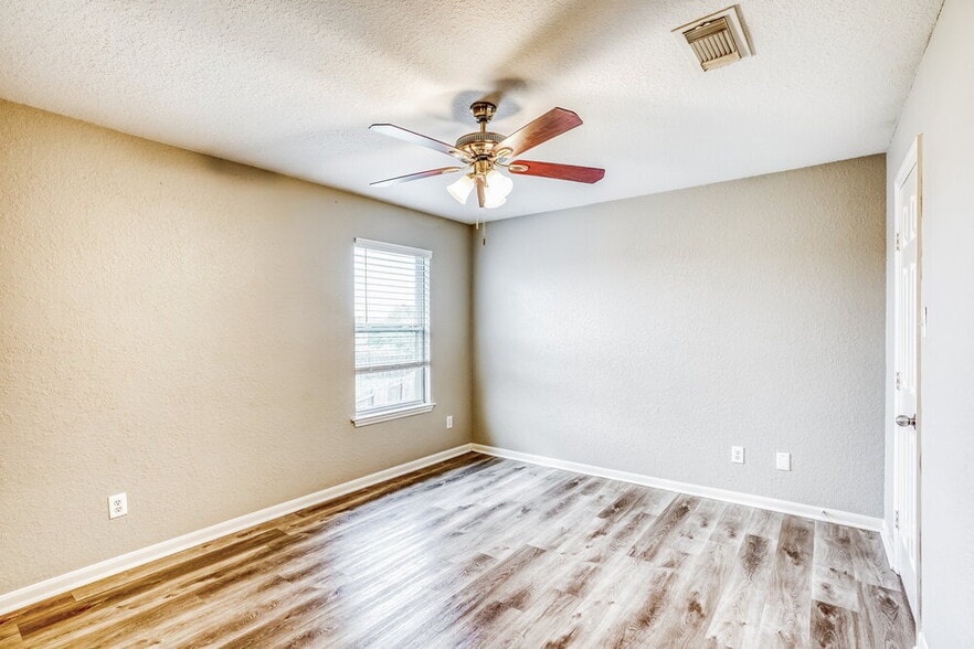 Building Photo - 4703 Montclair Hill Ln