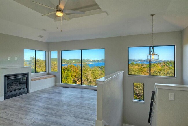 Primary Photo - 15501 Rock Creek