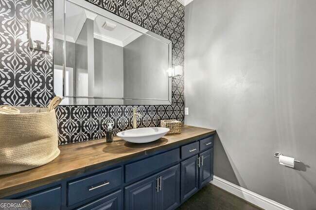 Building Photo - 300 Island Cove Dr
