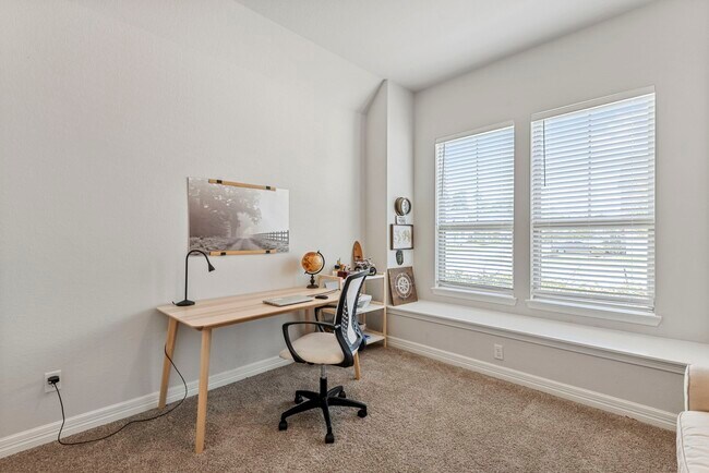 Building Photo - 9743 Birchwood Holw Trl