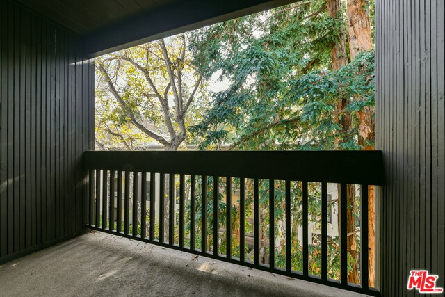Balcony - 7742 Redlands St