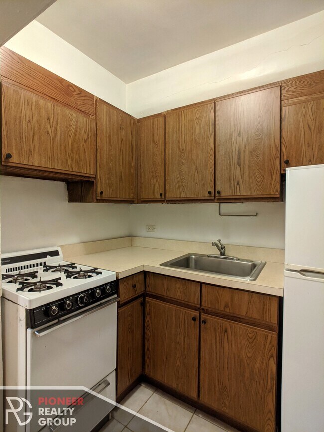 Building Photo - 1164 N Dearborn St