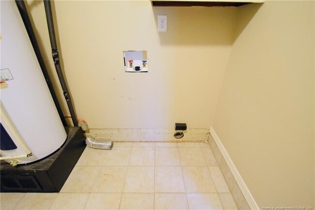 Building Photo - 6604 Bonnie Bell Ln