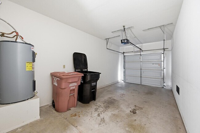 Building Photo - 11515 N 91st St