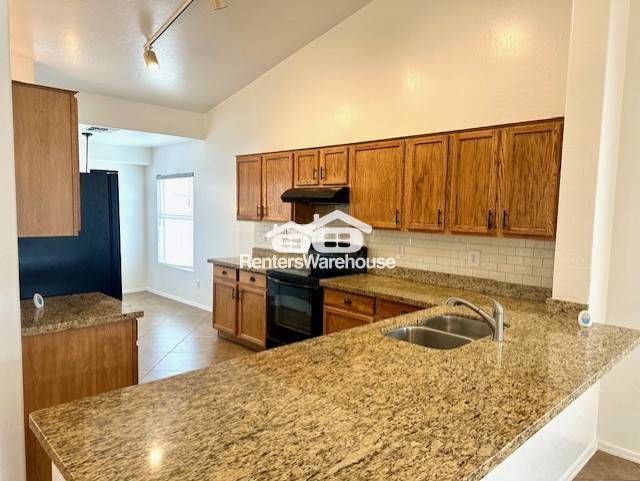 Building Photo - Charming 4BD/2BA Home for Rent in Goodyear