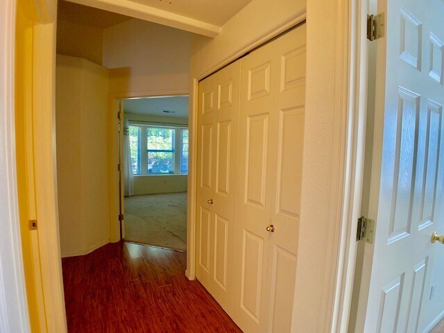 Building Photo - Unique 4 Bedroom Home- Minutes to Vancouve...