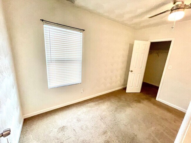 Building Photo - 2530 Keller Ave