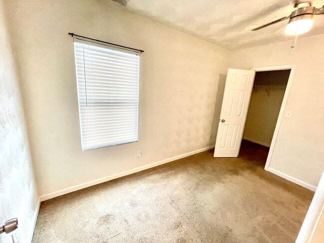 Building Photo - Charming 3-Bedroom Home with Fenced Yard i...