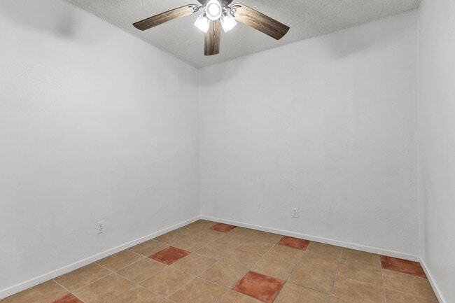 Building Photo - 5935 Highfield St