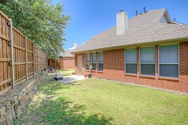 Building Photo - 2832 Gooseberry Dr