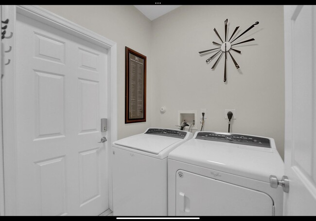 Building Photo - 7922 Monarch Ct