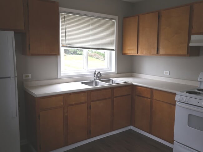 Building Photo - 25274 W Lincoln Dr