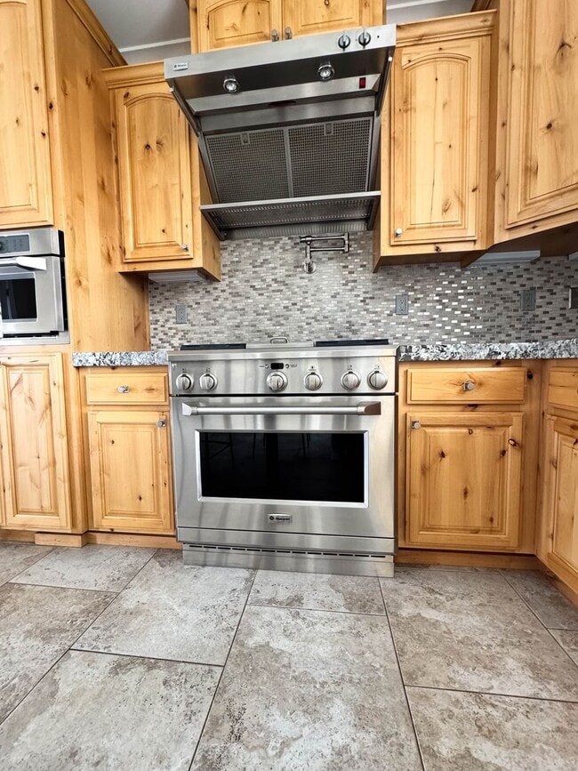 Building Photo - 4925 Milano Way