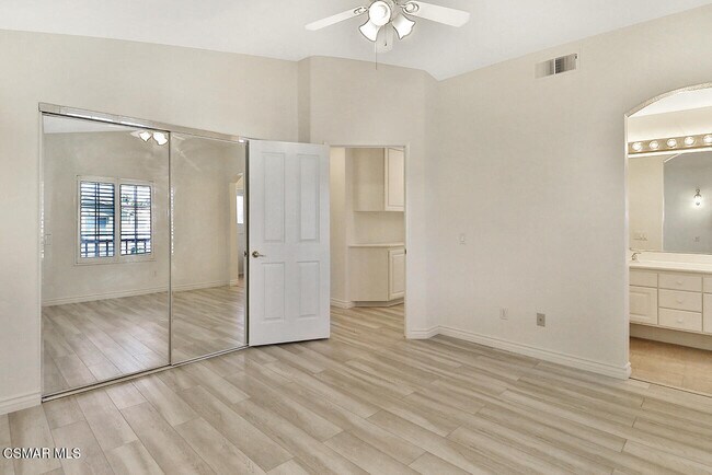 Building Photo - 5505 Salerno Dr