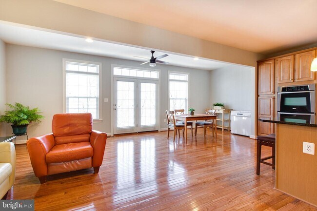 Building Photo - 2021 Crescent Moon Ct