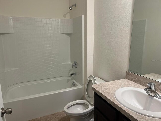 Building Photo - 1807 Silverbell Lp