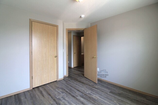 Building Photo - 3 Bedrooms, 2 Bath Home in West Pasco
