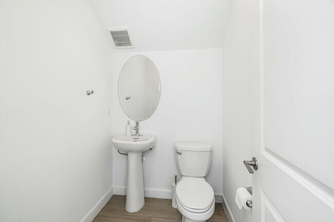 Building Photo - 601 SE Fascino Cir