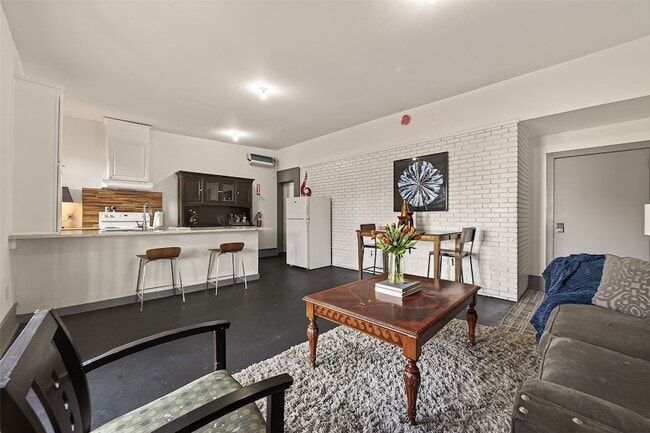 Building Photo - 100 W Hamilton St