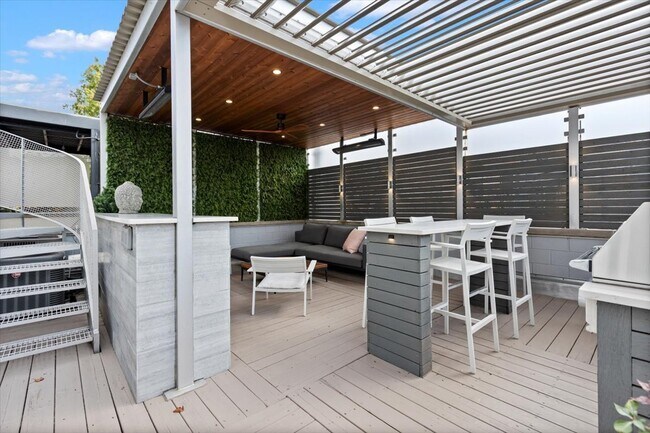 Building Photo - 1823 W Race Ave