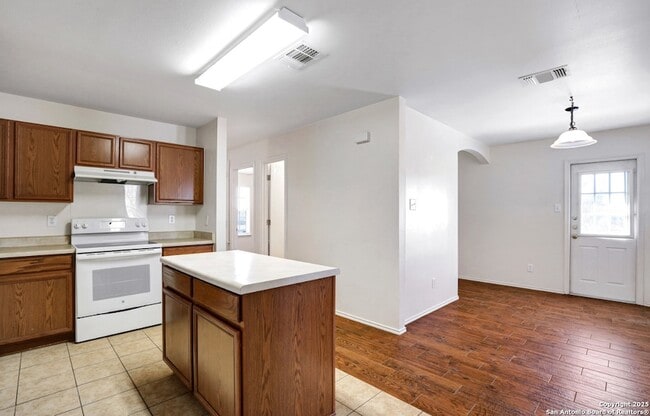 Building Photo - 10603 N Shaenridge