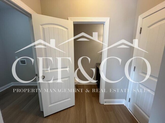 Building Photo - Spacious 3 bedroom 2.5 bedroom available in Moore!