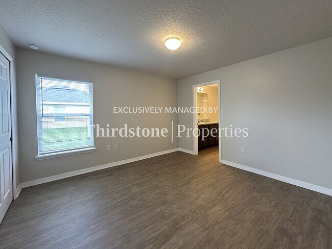 Building Photo - 37 Wood Amber Ln