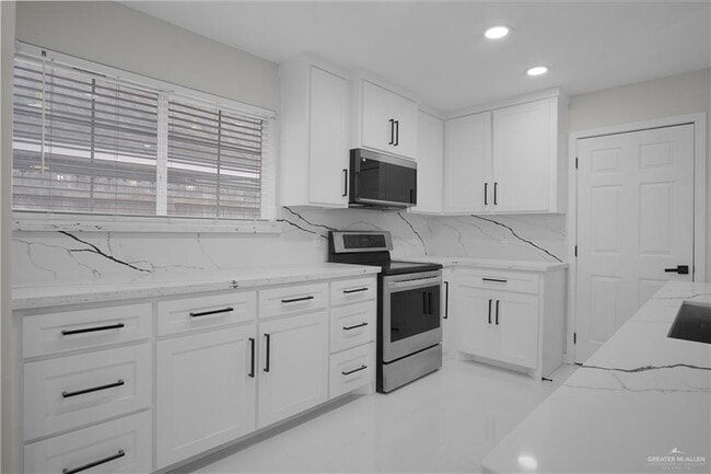 Building Photo - 21 Mynah Ave