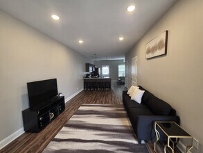 Building Photo - 541 New S Dr