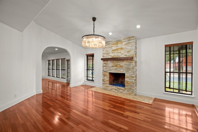 Building Photo - 2508 Marlton Dr