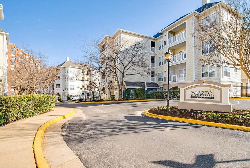Building Photo - 4550 Strutfield Ln